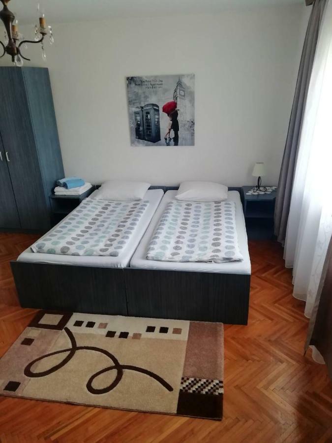 Guest House Olbina Korenica Esterno foto