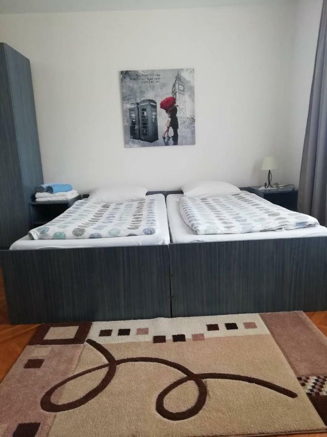 Guest House Olbina Korenica Esterno foto