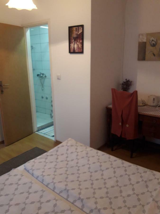 Guest House Olbina Korenica Esterno foto